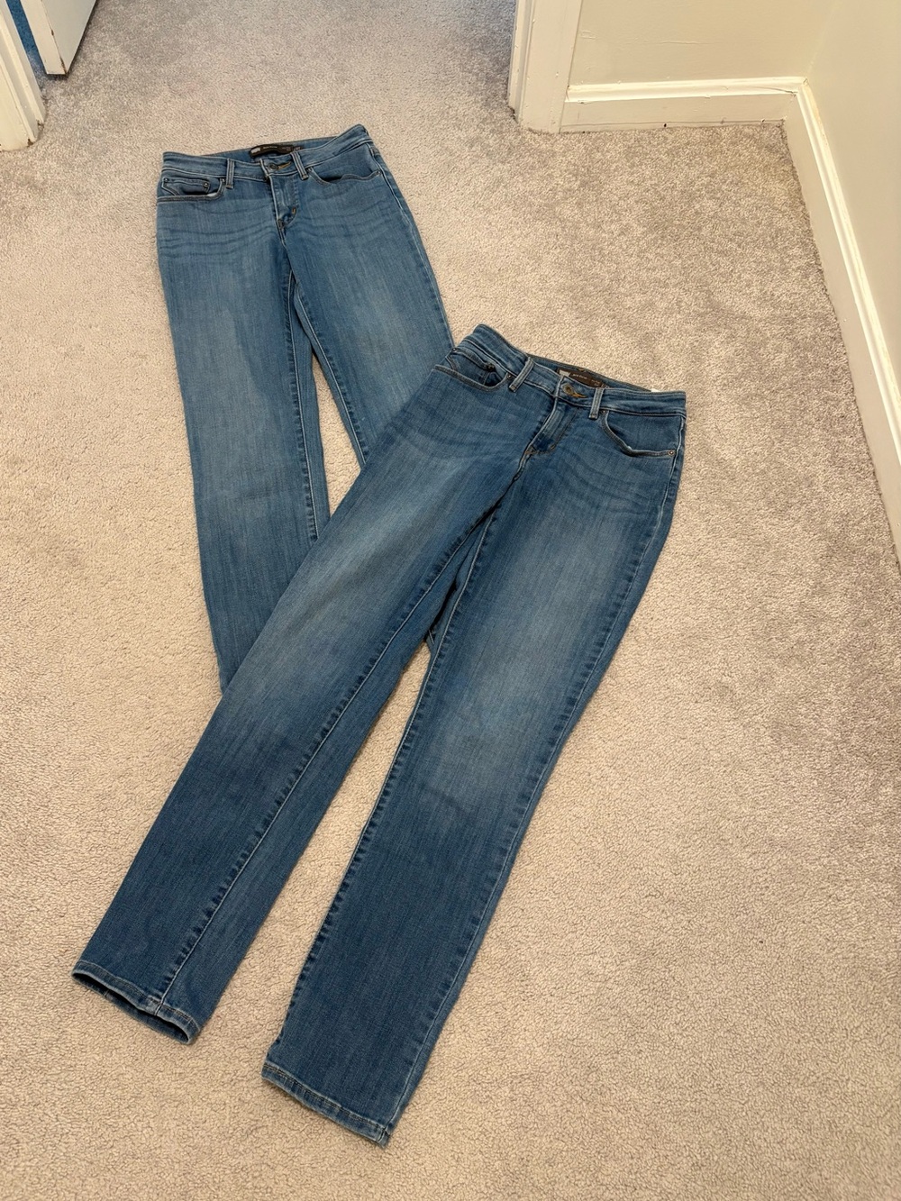 Lot of 2 Levi’s Classic “Bold Curve”- Stretch Slim Fit size 4/27